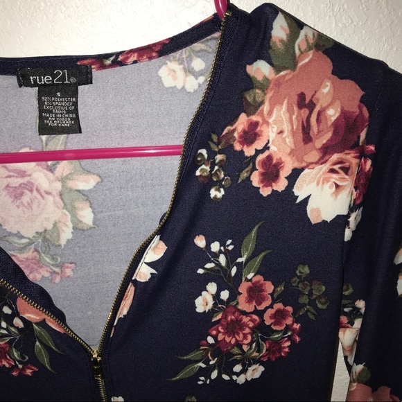 Rue 21 Floral Dress - Picture 4 of 5
